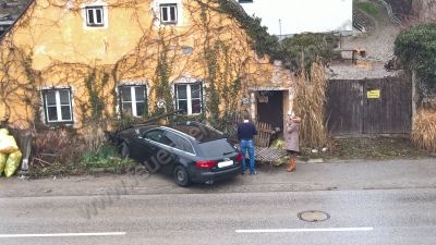 Fahrzeugbergung im Ortskern