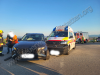 PKW kollidiert mit Krankentransportwagen